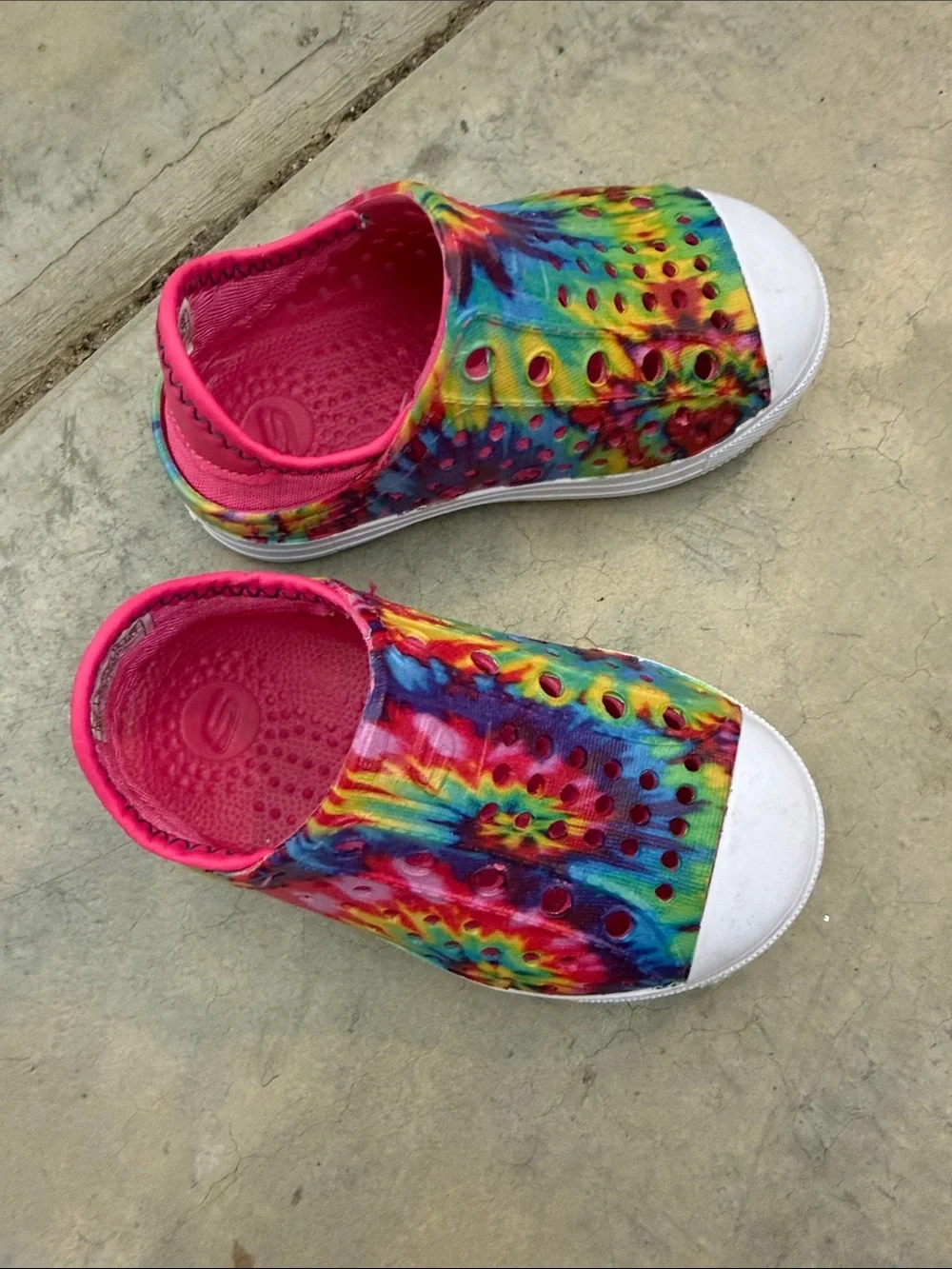 Toddler Skecher Tie-Dye Slip-On Clogs with Pink Lining